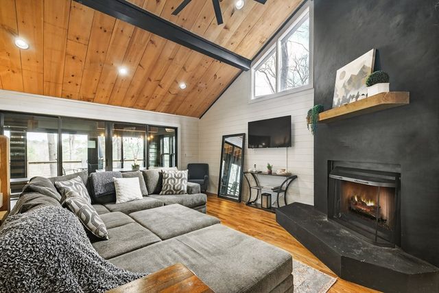 59 Chiefs Lane, Blue Ridge, GA 30513