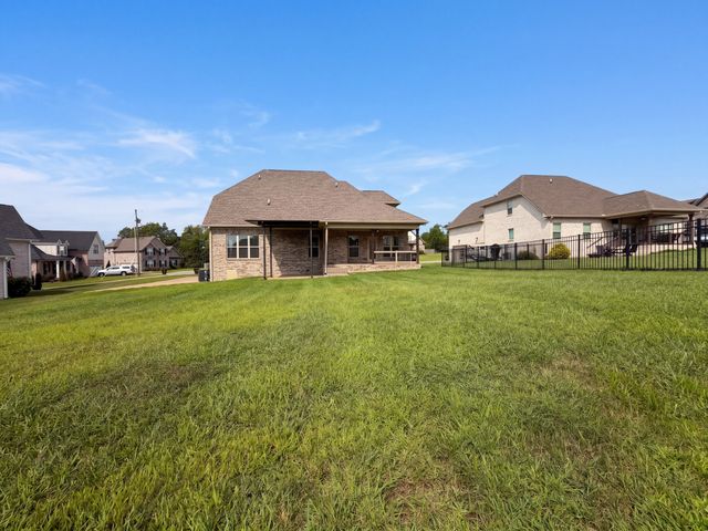 1307 Christina Ct, Lebanon, TN 37087