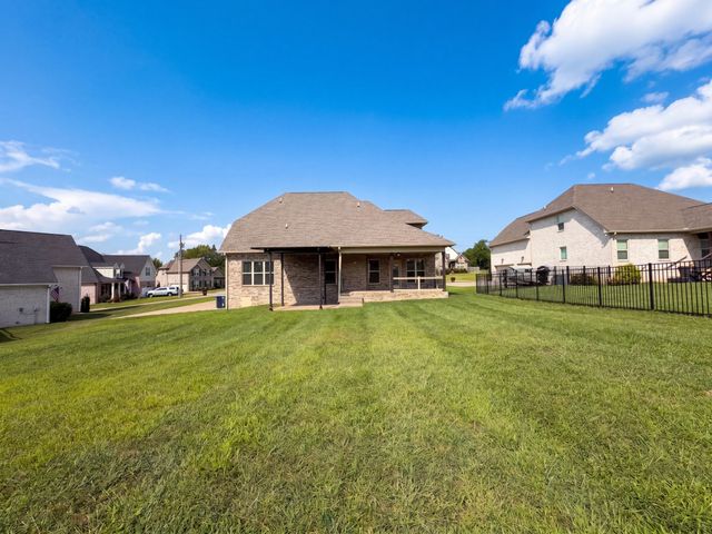1307 Christina Ct, Lebanon, TN 37087