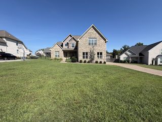1307 Christina Ct, Lebanon, TN 37087