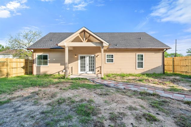 815 E Collin Street, Corsicana, TX 75110