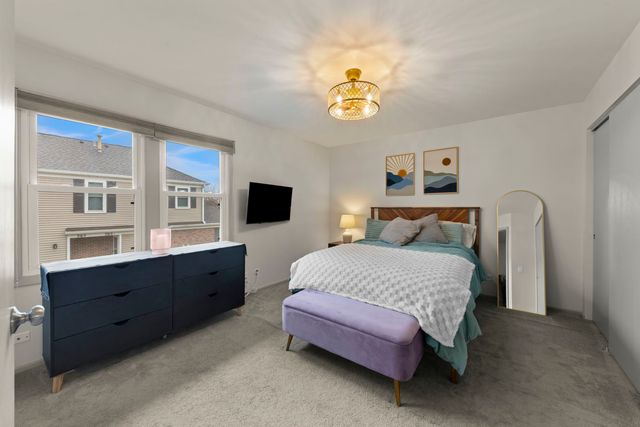 1859 Pebble Beach Circle 6, Elk Grove Village, IL 60007