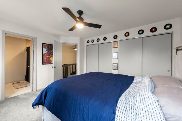 1859 Pebble Beach Circle 6, Elk Grove Village, IL 60007