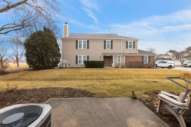 1859 Pebble Beach Circle 6, Elk Grove Village, IL 60007