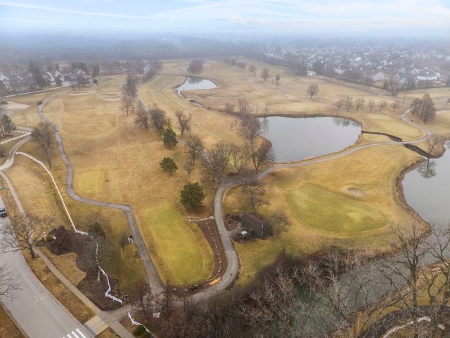 1859 Pebble Beach Circle 6, Elk Grove Village, IL 60007