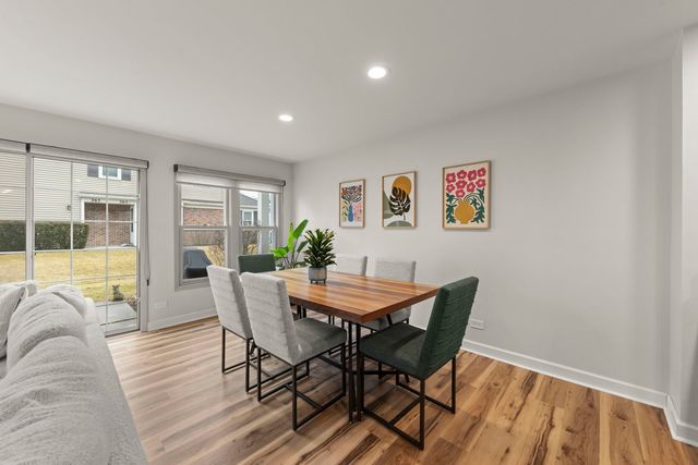 1859 Pebble Beach Circle 6, Elk Grove Village, IL 60007