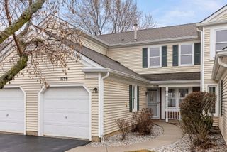 1859 Pebble Beach Circle 6, Elk Grove Village, IL 60007