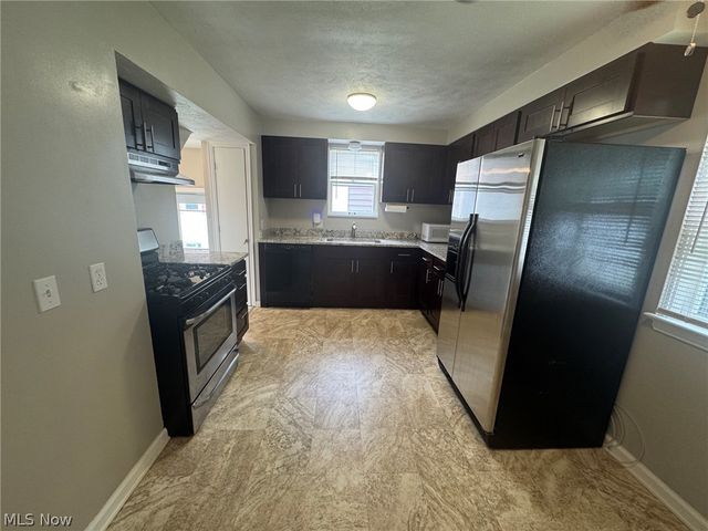 1132 Gordon Road, Lyndhurst, OH 44124
