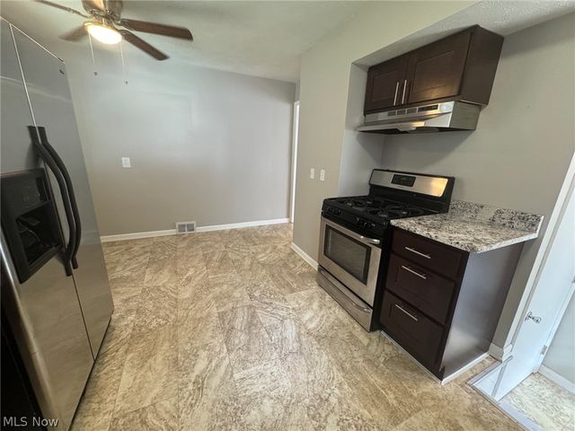 1132 Gordon Road, Lyndhurst, OH 44124