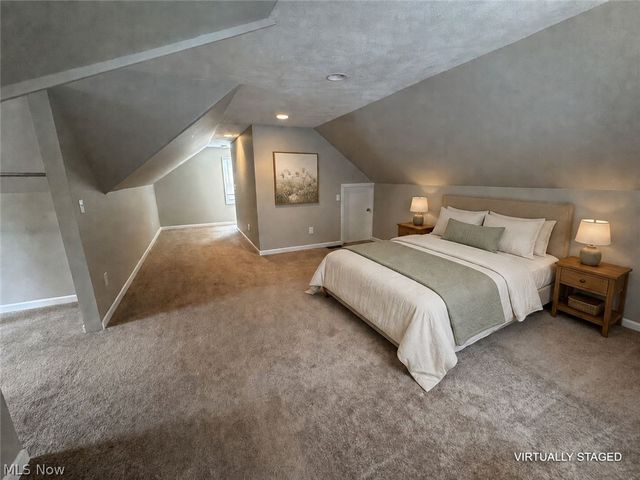 1132 Gordon Road, Lyndhurst, OH 44124