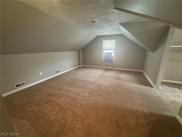 1132 Gordon Road, Lyndhurst, OH 44124