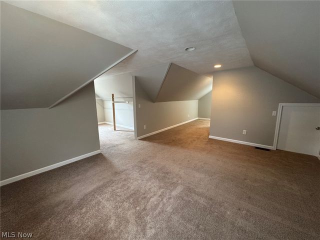 1132 Gordon Road, Lyndhurst, OH 44124