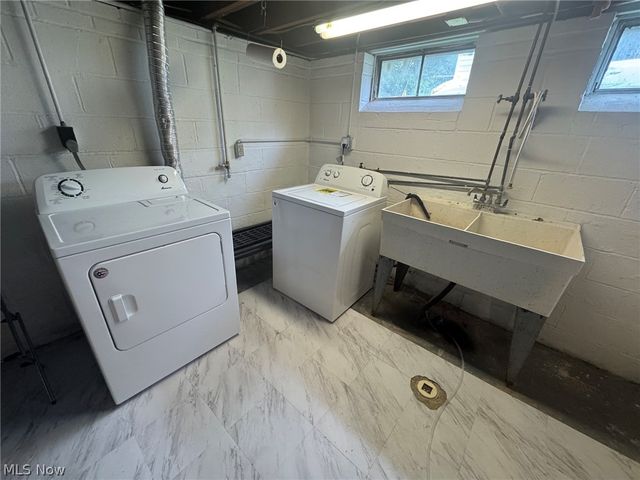 1132 Gordon Road, Lyndhurst, OH 44124