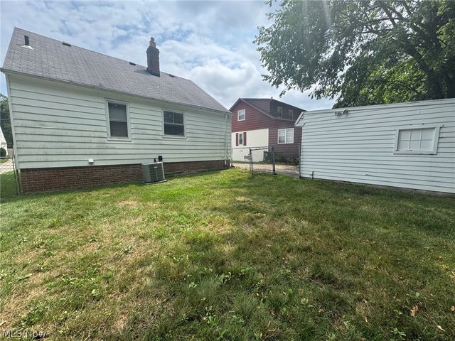 1132 Gordon Road, Lyndhurst, OH 44124