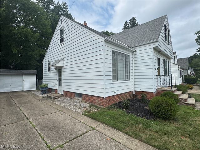 1132 Gordon Road, Lyndhurst, OH 44124