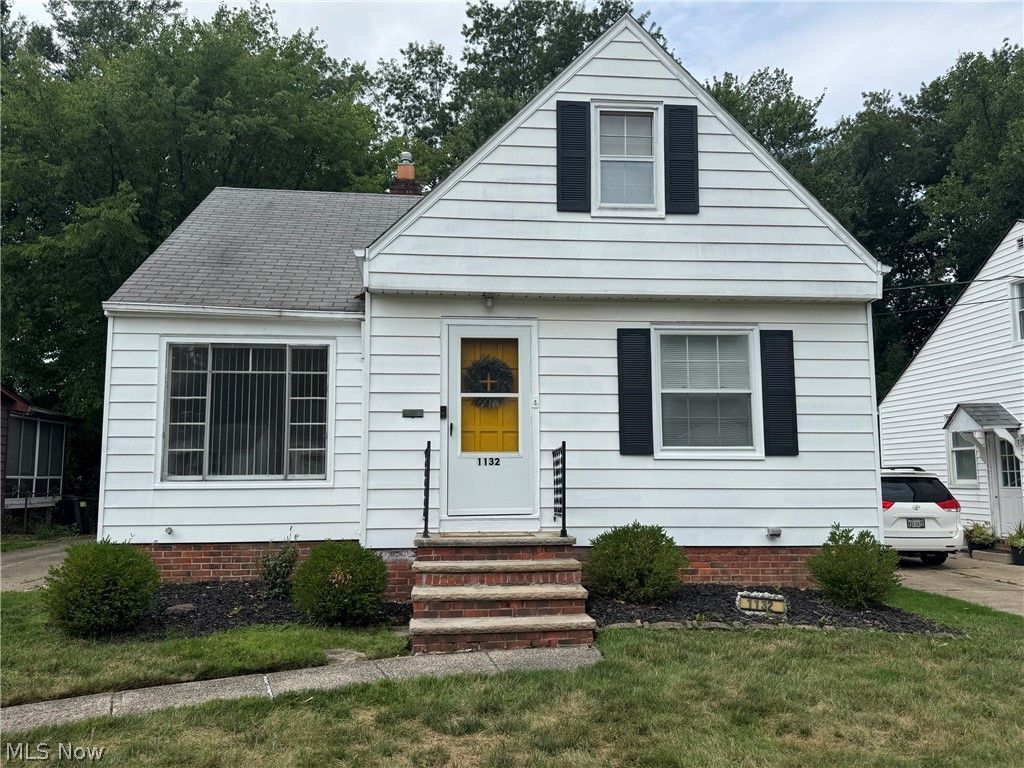 1132 Gordon Road, Lyndhurst, OH 44124