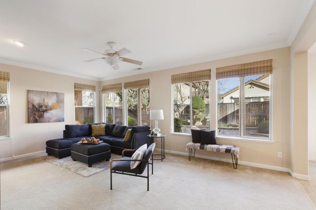 1047 Elsworth Way, Folsom, CA 95630