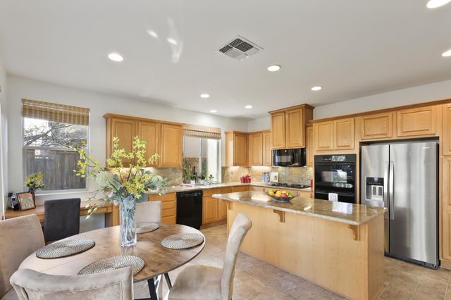 1047 Elsworth Way, Folsom, CA 95630