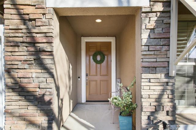 1047 Elsworth Way, Folsom, CA 95630