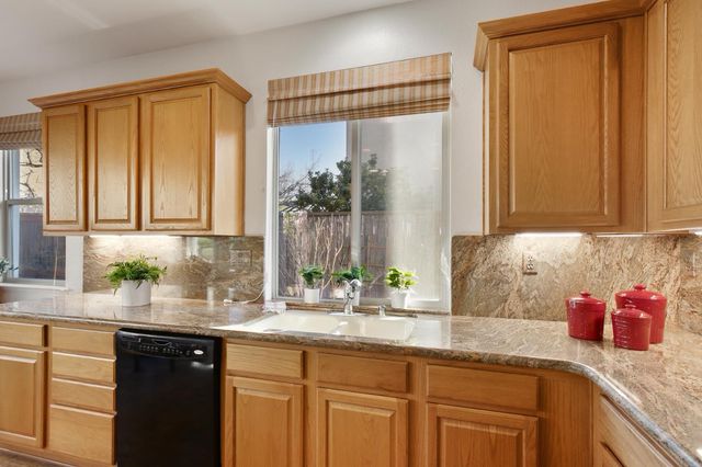 1047 Elsworth Way, Folsom, CA 95630