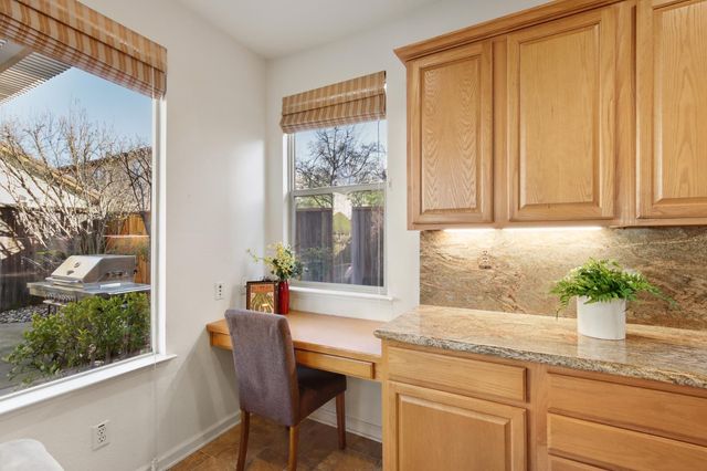 1047 Elsworth Way, Folsom, CA 95630