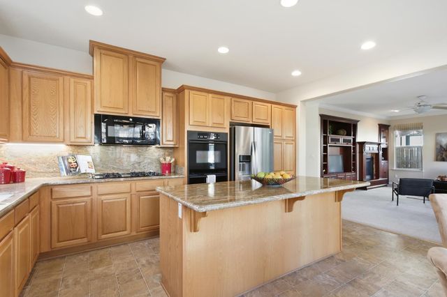 1047 Elsworth Way, Folsom, CA 95630