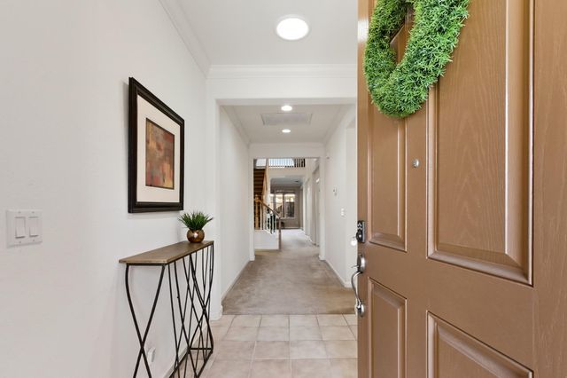 1047 Elsworth Way, Folsom, CA 95630