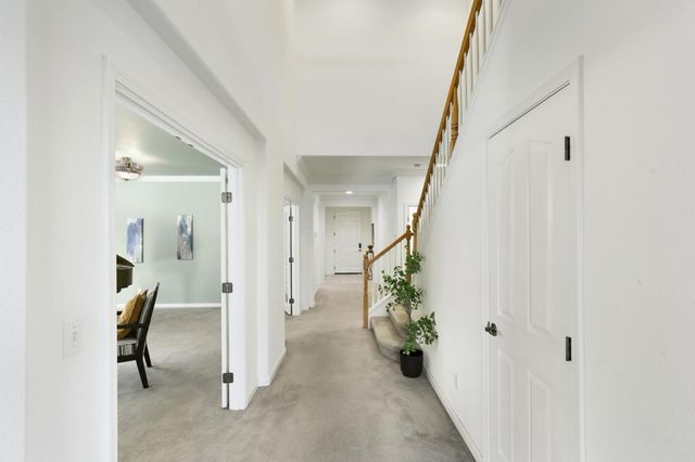 1047 Elsworth Way, Folsom, CA 95630