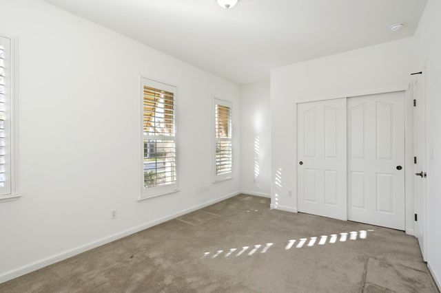 1047 Elsworth Way, Folsom, CA 95630