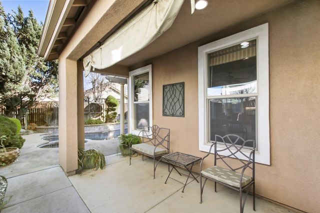 1047 Elsworth Way, Folsom, CA 95630