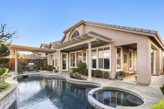 1047 Elsworth Way, Folsom, CA 95630