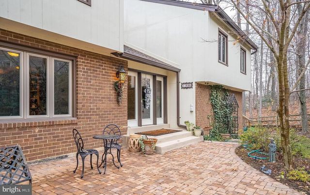 11696 FOX GLEN DR, Oakton, VA 22124
