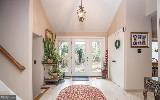 11696 FOX GLEN DR, Oakton, VA 22124