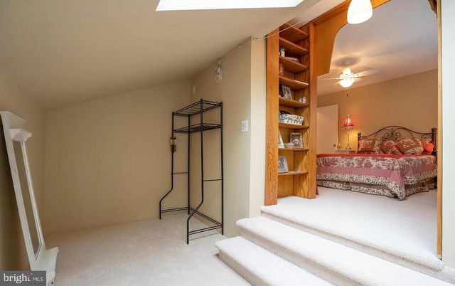 11696 FOX GLEN DR, Oakton, VA 22124