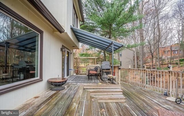 11696 FOX GLEN DR, Oakton, VA 22124