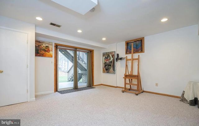 11696 FOX GLEN DR, Oakton, VA 22124