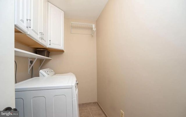 11696 FOX GLEN DR, Oakton, VA 22124