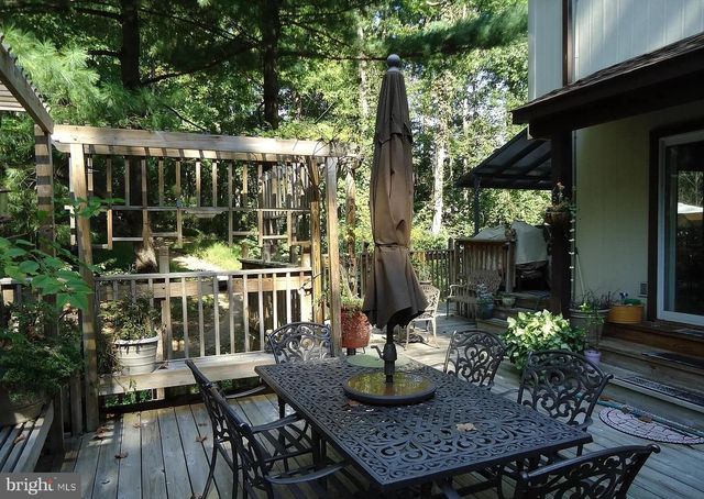 11696 FOX GLEN DR, Oakton, VA 22124