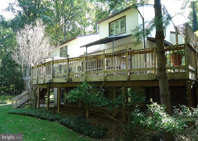 11696 FOX GLEN DR, Oakton, VA 22124