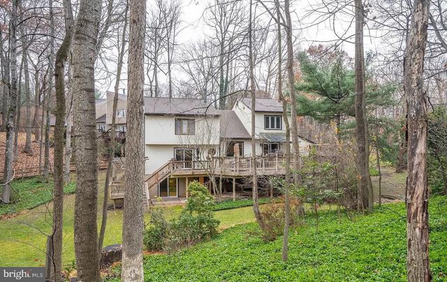 11696 FOX GLEN DR, Oakton, VA 22124