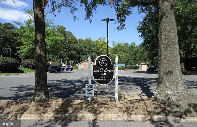 11696 FOX GLEN DR, Oakton, VA 22124