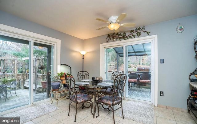 11696 FOX GLEN DR, Oakton, VA 22124