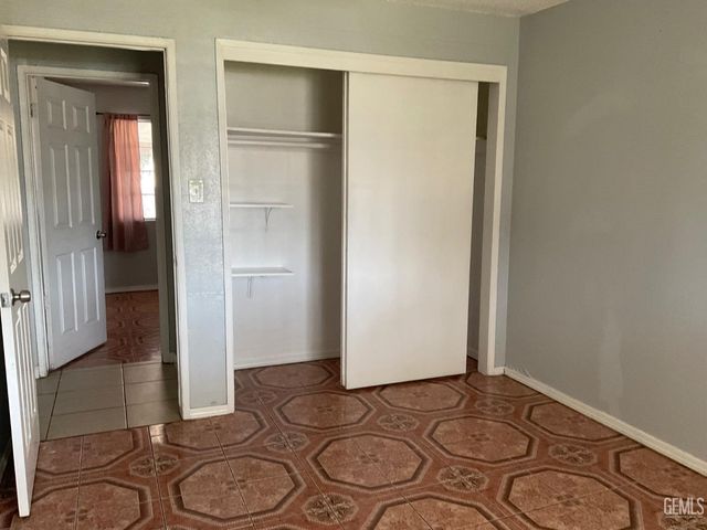 1020 Fairfax Road, Bakersfield, CA 93306