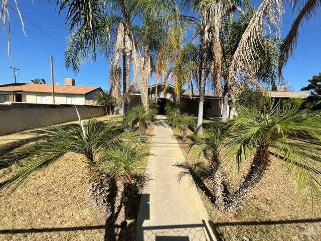1020 Fairfax Road, Bakersfield, CA 93306