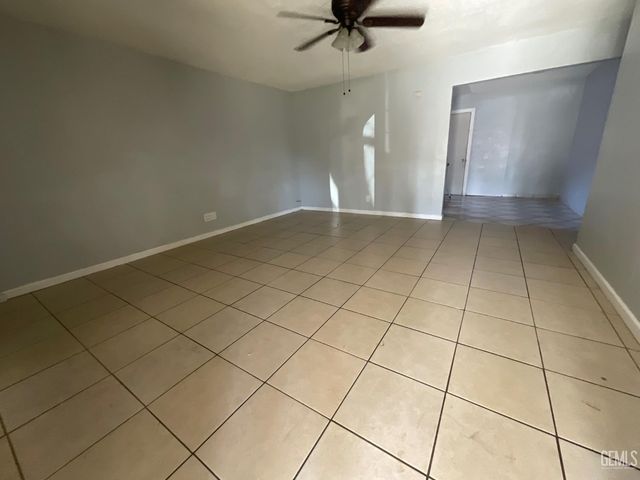 1020 Fairfax Road, Bakersfield, CA 93306