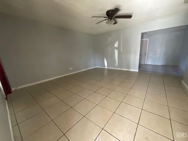 1020 Fairfax Road, Bakersfield, CA 93306