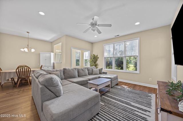 130 Azalea Drive, Hampstead, NC 28443