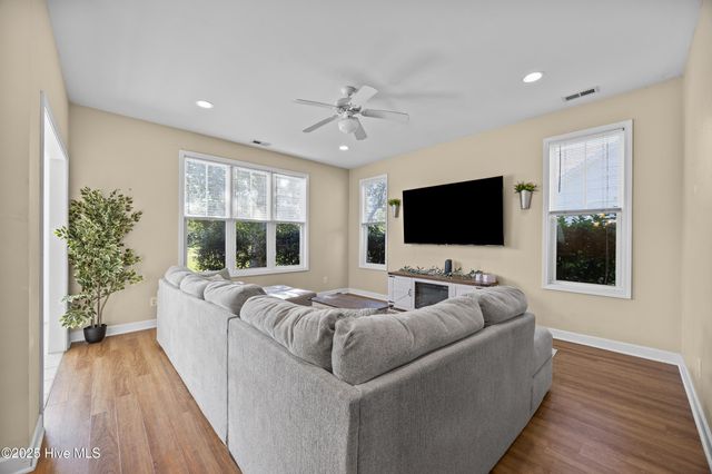 130 Azalea Drive, Hampstead, NC 28443