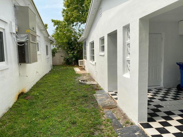 5139 NW 43rd Court, Lauderdale Lakes, FL 33319