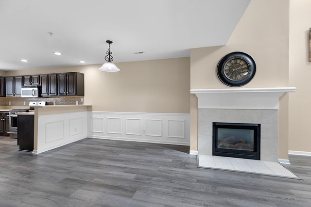 16992 Farmington Road, Livonia, MI 48154
